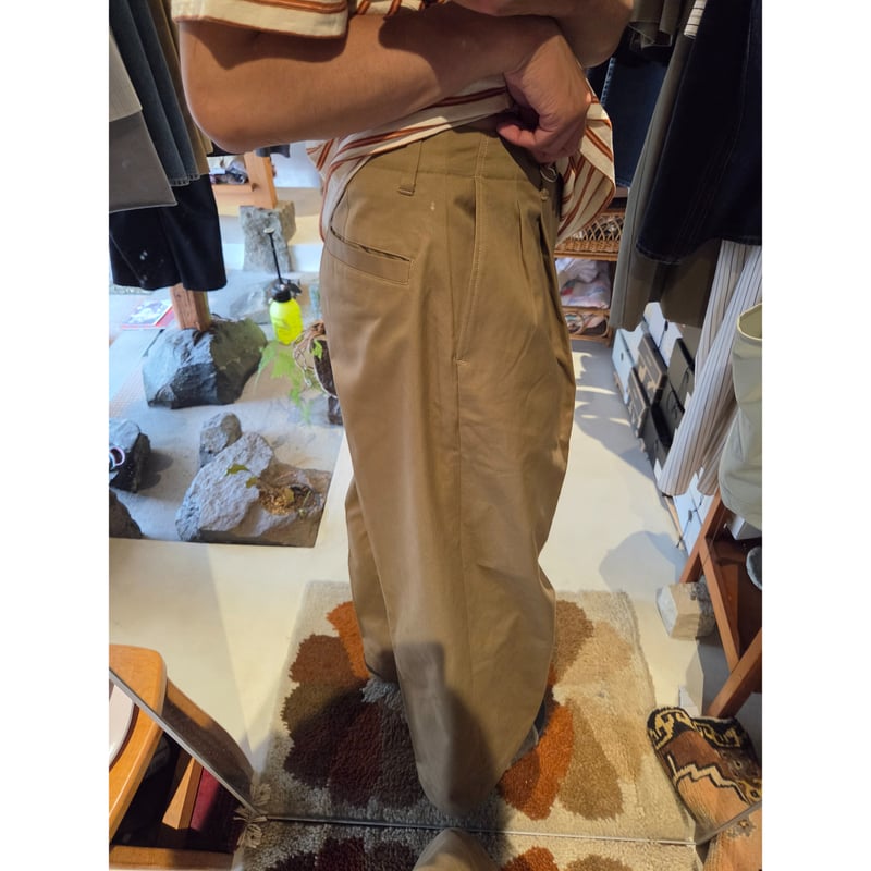 UNIVERSAL PRODUCTS / 2TUCK WIDE CHINO TROUSERS