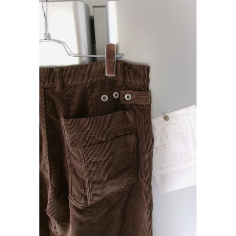 ISSUETHINGS / TYPE121 (CORDUROY) *Brown