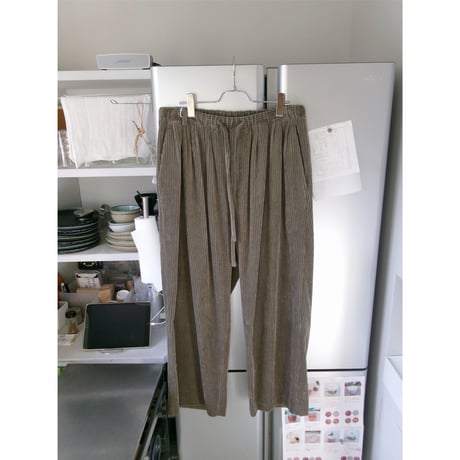 Blanc YM / Corduroy Relax Trousers *Beige