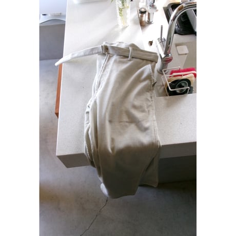 YOKO SAKAMOTO / BELTED TROUSERS(CORDUROY) *IVORY