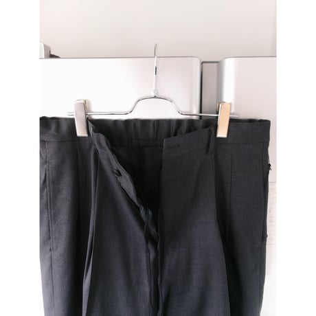 YOKO SAKAMOTO / DOUBLE PLEATED TROUSERS(POLYESTER) *CHARCOAL GRAY