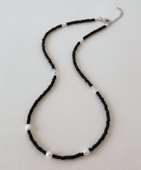 OIX Black Neckless