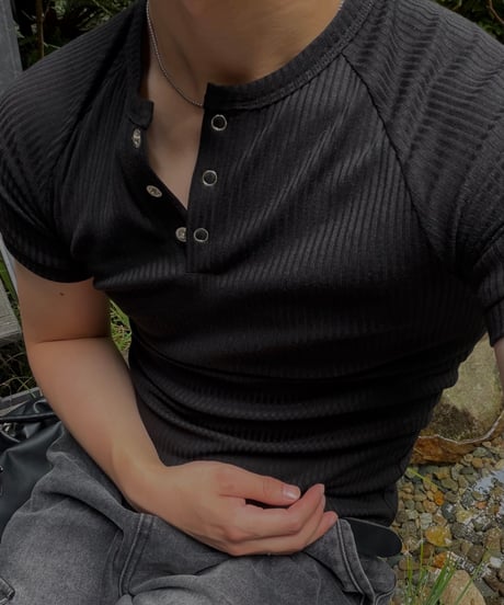 Henley muscle rib knit