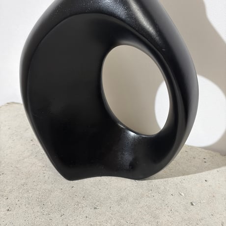Black Hole Vase