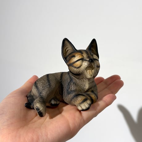 Yawning Cat Objet