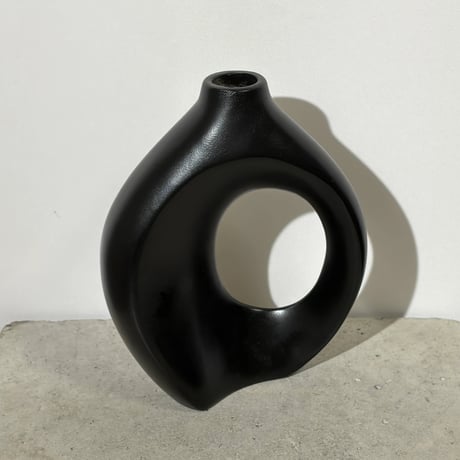Black Hole Vase