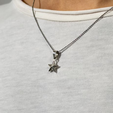 One Star Necklace