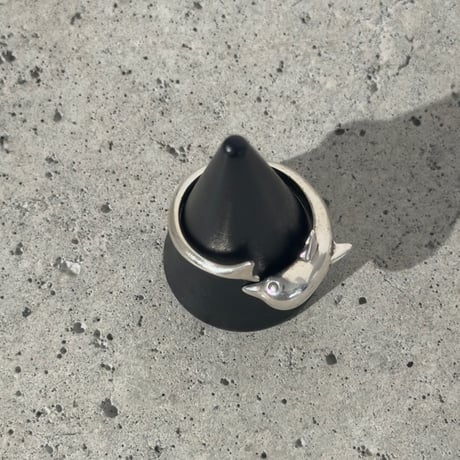 Big Spiral Dolphin Ring