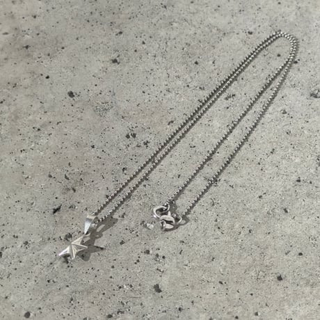 One Star Necklace