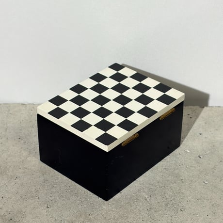 Checker Mirror Box