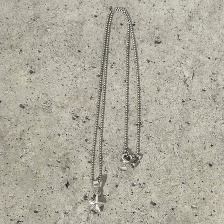 One Star Necklace