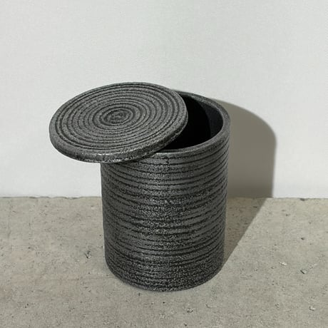 Metal Stripe Pot