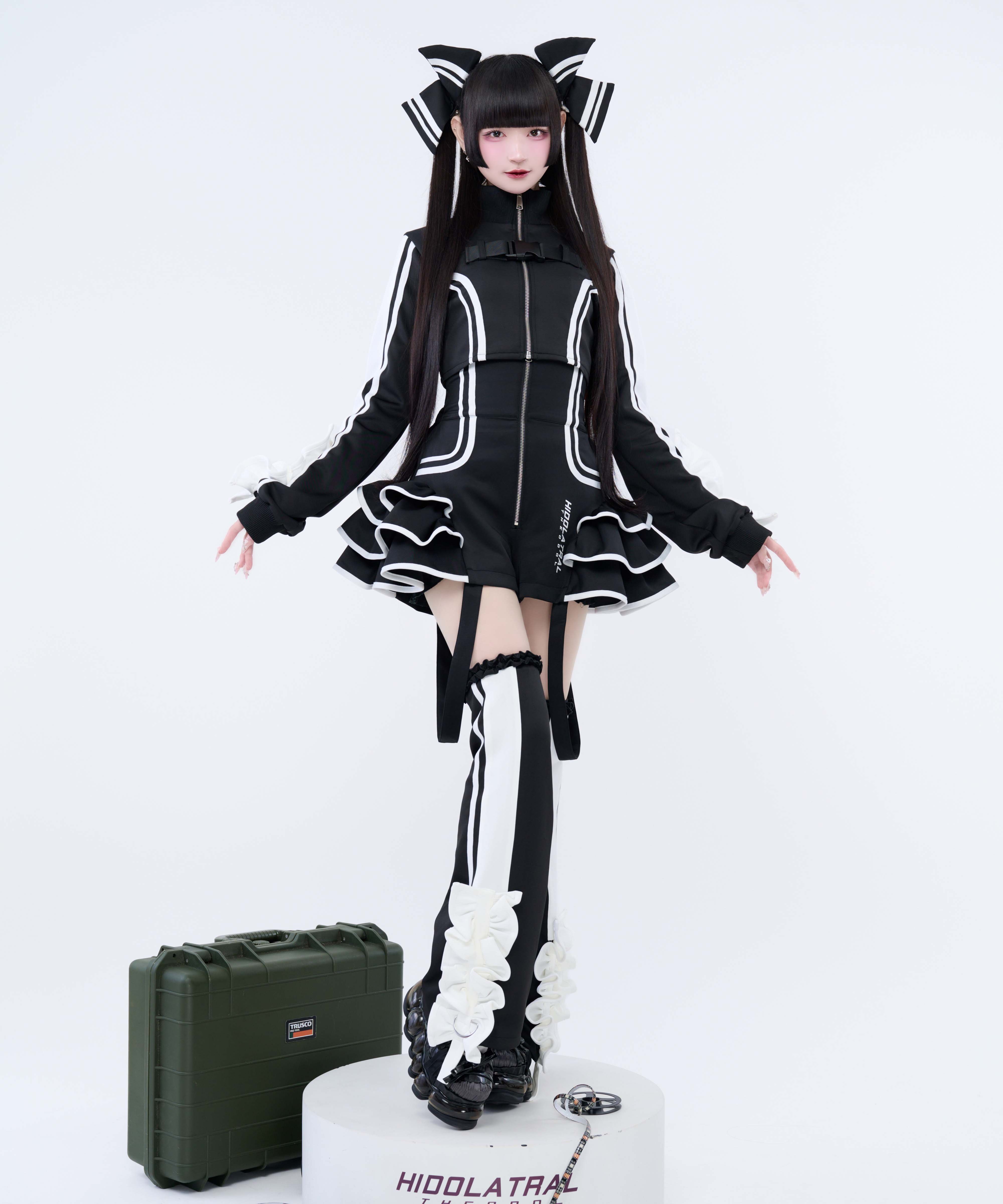 アンドロイドサイバーフリルレッグウォーマー》BLACK | HIDOLATRAL THEODOL
