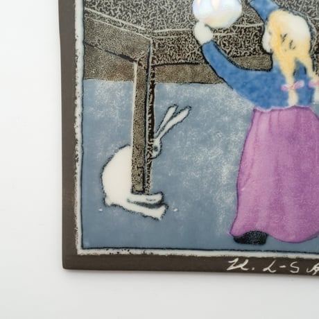 Arabia｜Helja｜wall plate｜small girl and a rabbit