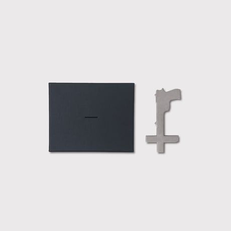 Bootleg Brooch(ANTI-GUN CROSS)
