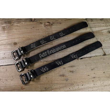 30mm Original Studs Playful Font Leather Collar