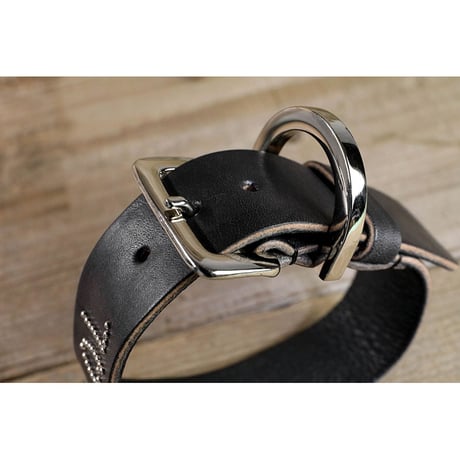 30mm Original Studs Playful Font Leather Collar