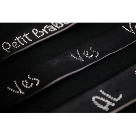 30mm Original Studs Playful Font Leather Collar