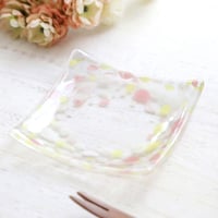 ガラスの四方小皿 花舞
