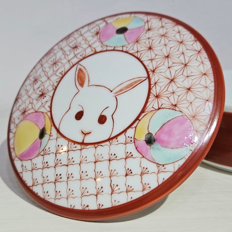 赤絵蓋物