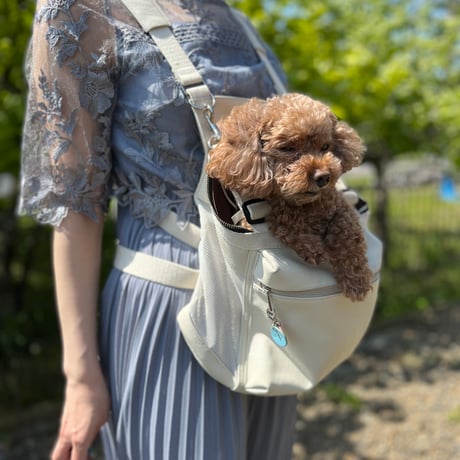 抱っこの合皮キャリーバッグ ─抱っこが大好きな犬たちへ。─