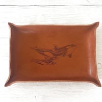 シャチの親子 本革レザートレイ ブラウン 8×12cm