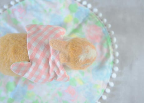 うさぎとぶらんけっと花畑[ホッとうさぎ付]