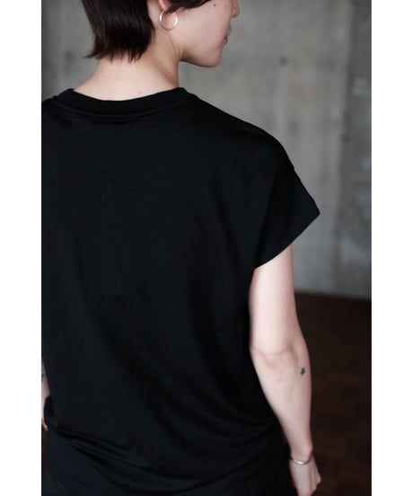 LIFiLL / Woolish French Sleeve Tee(Black)