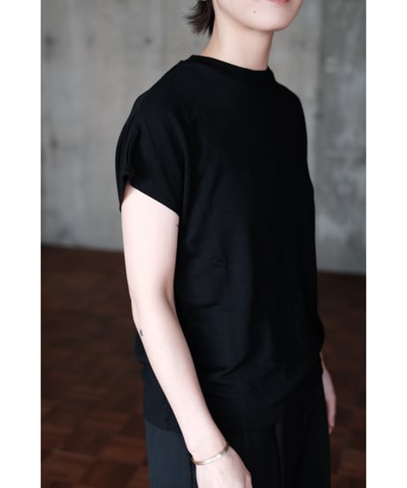 LIFiLL / Woolish French Sleeve Tee(Black)