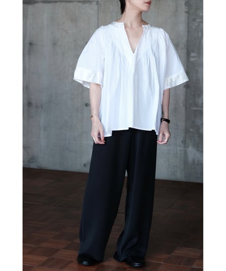 Pau thongvird / Smita(White)