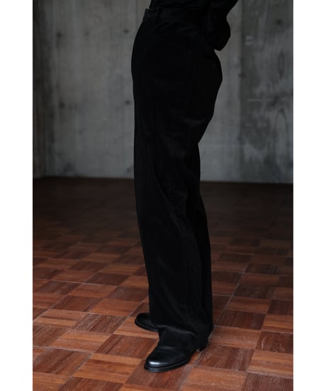 BISOWN / MIXED-WALE CORDUROY NOTUCK SLACKS(BLACK)