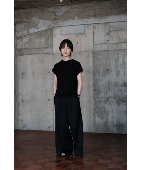 LIFiLL / Woolish French Sleeve Tee(Black)