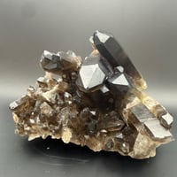 マダガスカル産 モリオン（黒水晶）クラスター
