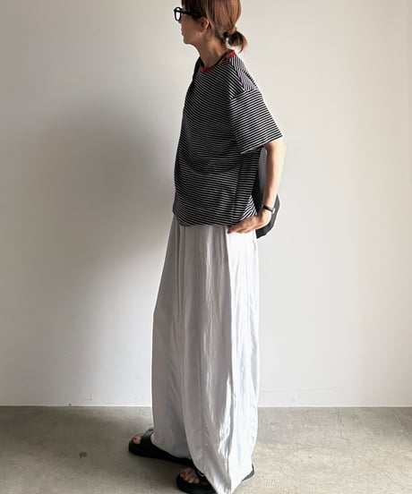 color neck border t-shirt