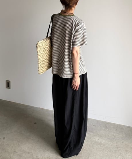 color neck border t-shirt