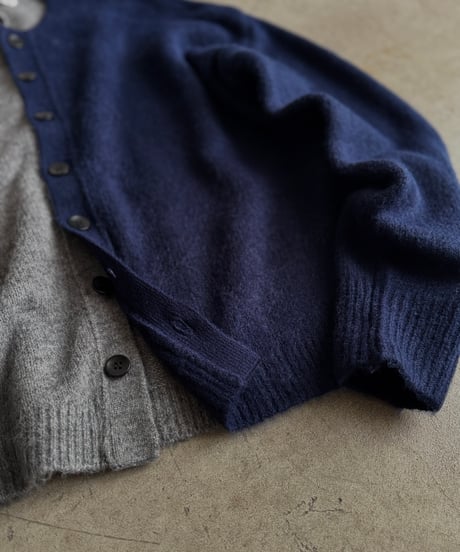 color separate cardigan