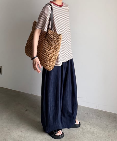 color neck border t-shirt