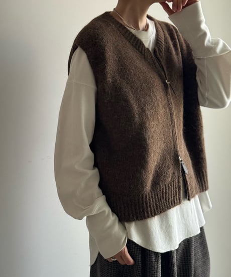front zip knit vest