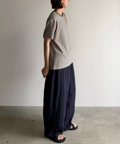 color neck border t-shirt