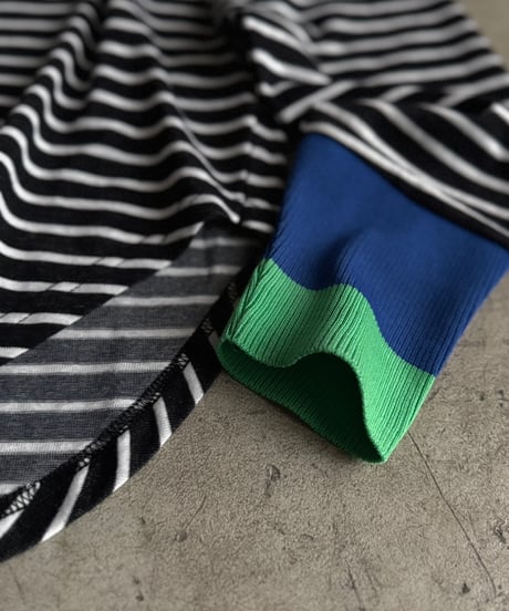 color cuff border t-shirt
