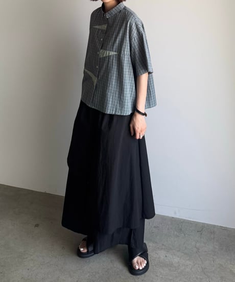 switch color check shirt