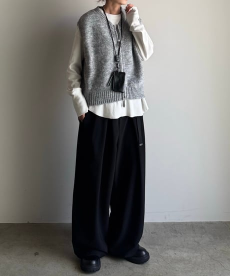 front zip knit vest