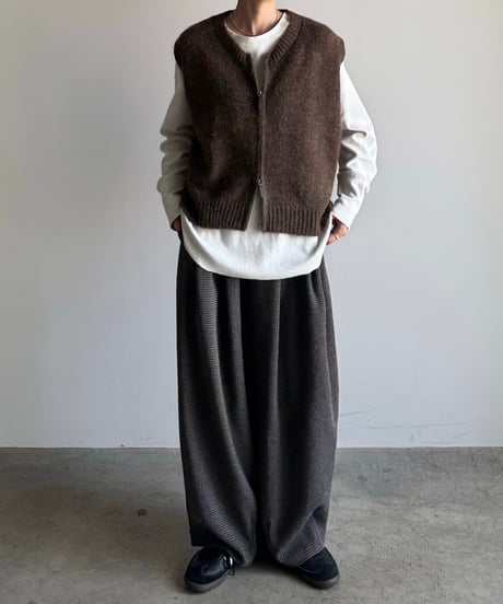 front zip knit vest