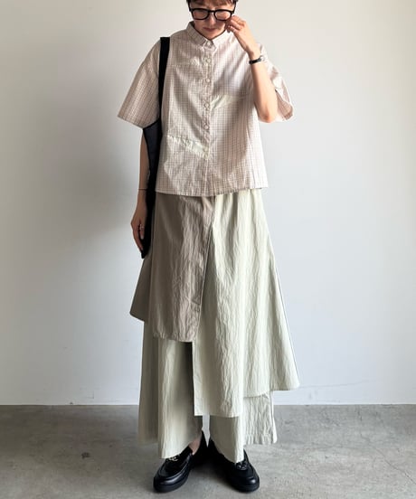 switch color check shirt