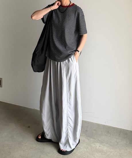 color neck border t-shirt