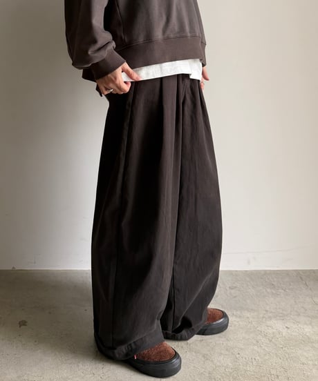 wide two tuck pants