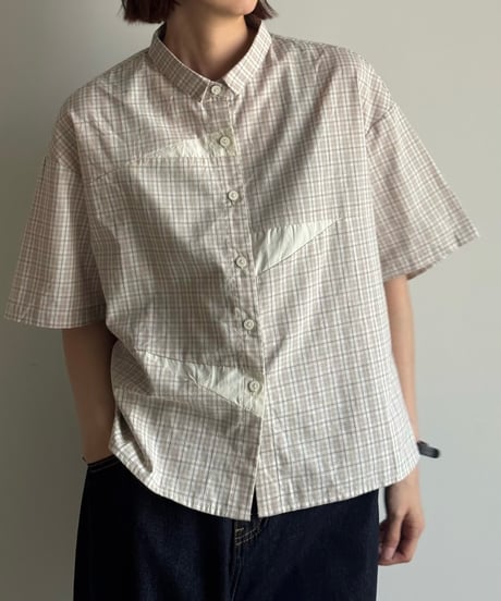 switch color check shirt