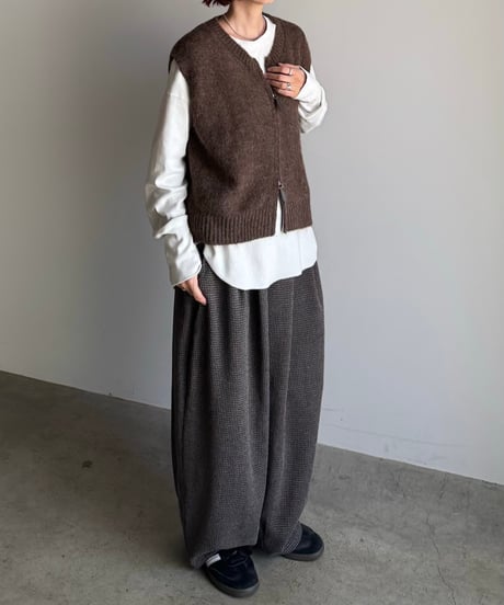 front zip knit vest