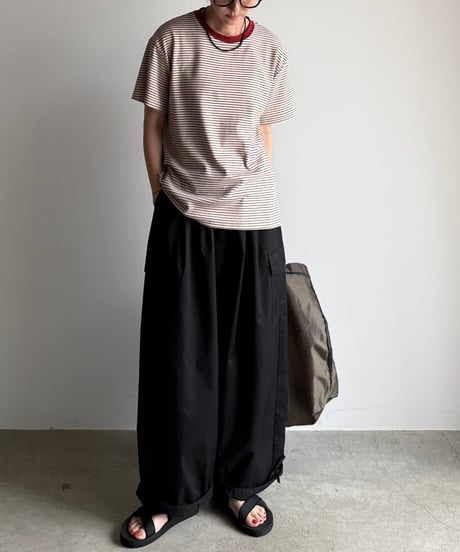 color neck border t-shirt