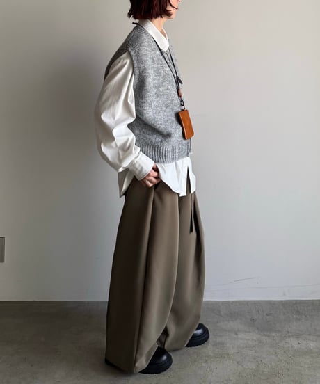 front zip knit vest